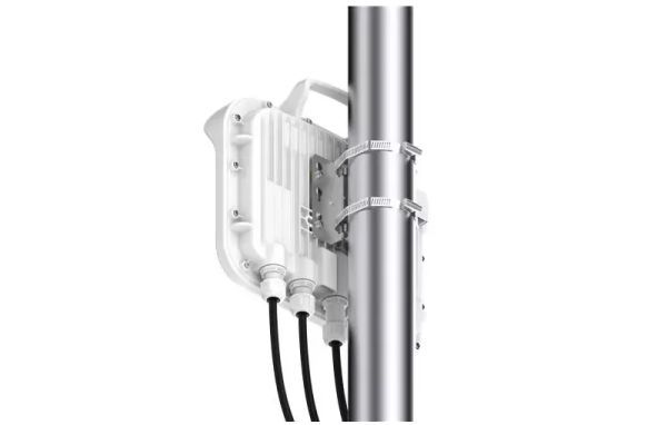 Cambium ePMP 4500C Connectorised 5GHz AX 8x8 MU-MIMO Fixed Wireless Access Point | CB-EPMP-4500C — image 3